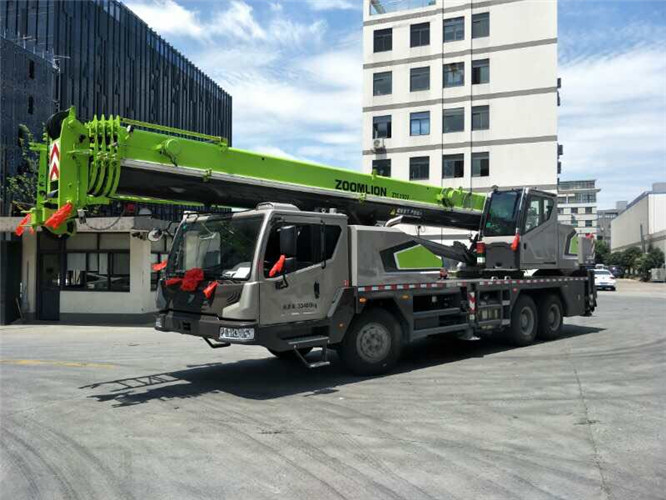 延安市跨街广告牌的高空安装注意事项